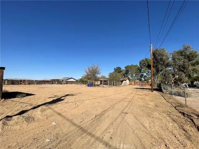 $299,999 | 16070 Winnebago Road, Apple Valley, CA 92307