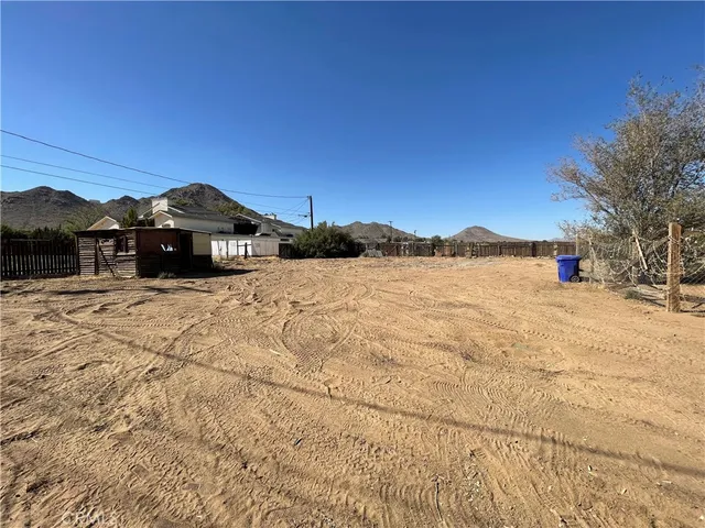 $299,999 | 16070 Winnebago Road, Apple Valley, CA 92307