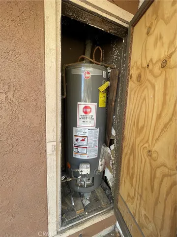 $299,999 | 16070 Winnebago Road, Apple Valley, CA 92307