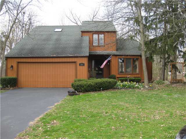 73 Little Robin Road Amherst, NY 14228 - Photo 1 of 1 Exterior Front