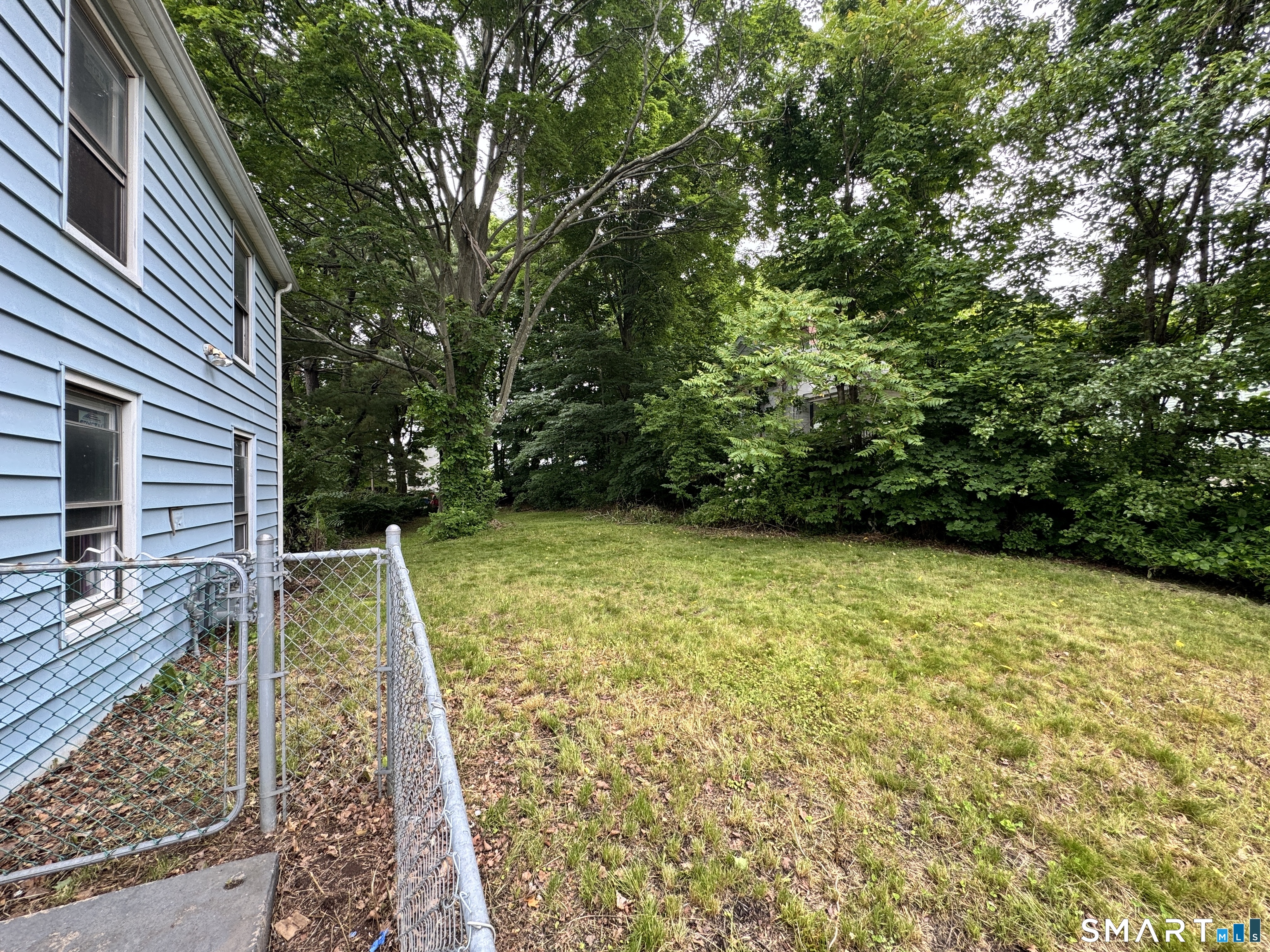 81 Springdale Avenue Meriden, CT 06451 - Photo 3 of 13