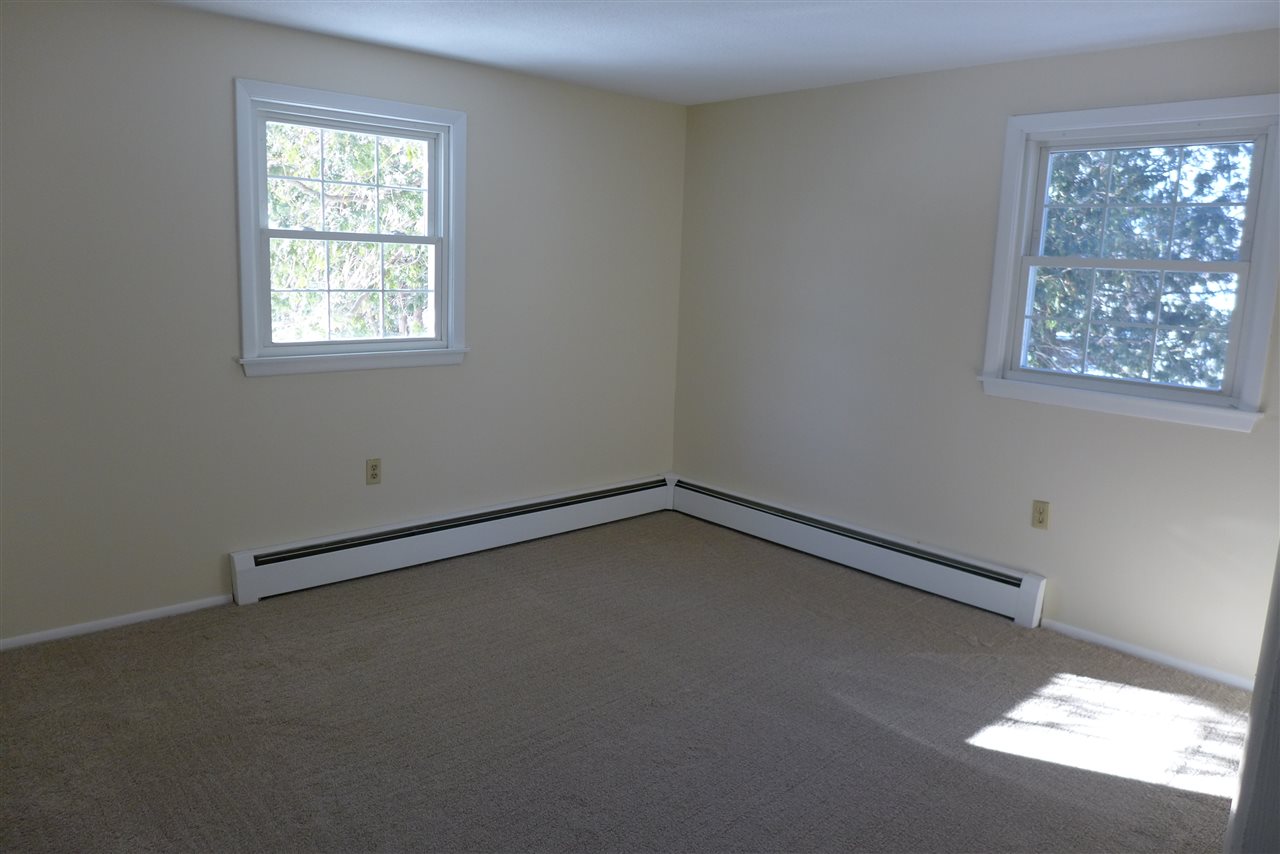 325 Hullcrest Road Shelburne, VT 05482 - Photo 13 of 19 Gallery Image 13