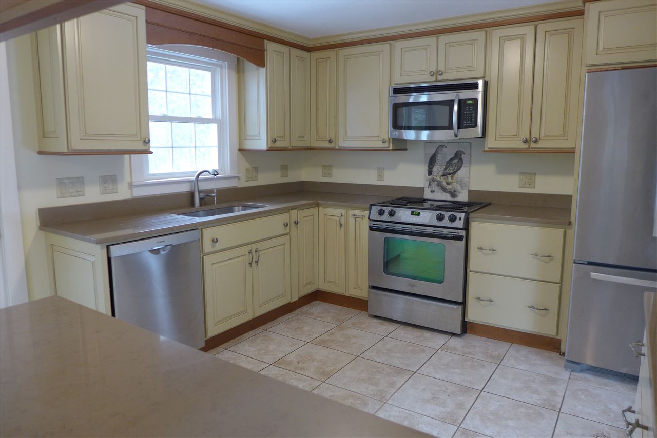 325 Hullcrest Road Shelburne, VT 05482 - Photo 4 of 19 Gallery Image 4
