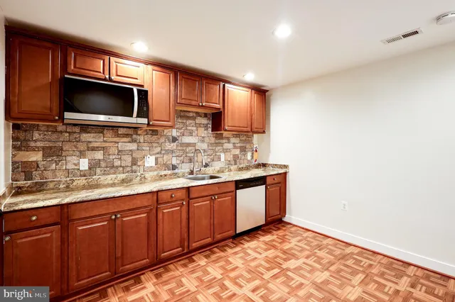 $3,900 | 13603 Kincaid Place, Chantilly, VA 20151