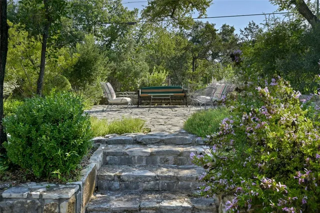 $2,148,000 | 167 Tumbleweed Trail North, Austin, TX 78733
