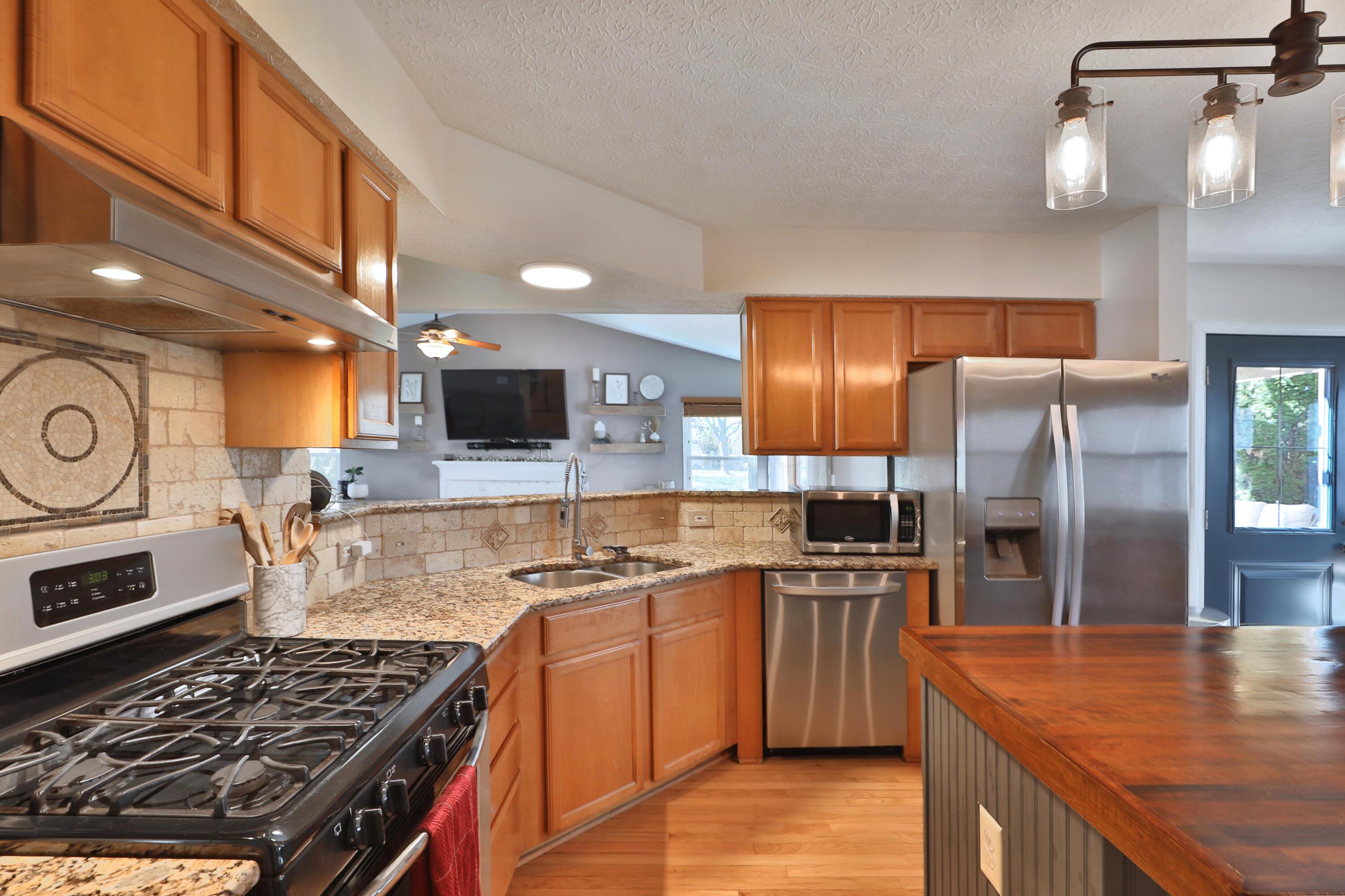 437 Village Ridge Drive Powell, OH 43065 - Photo 11 of 52 437-VillageRidgeCt-11