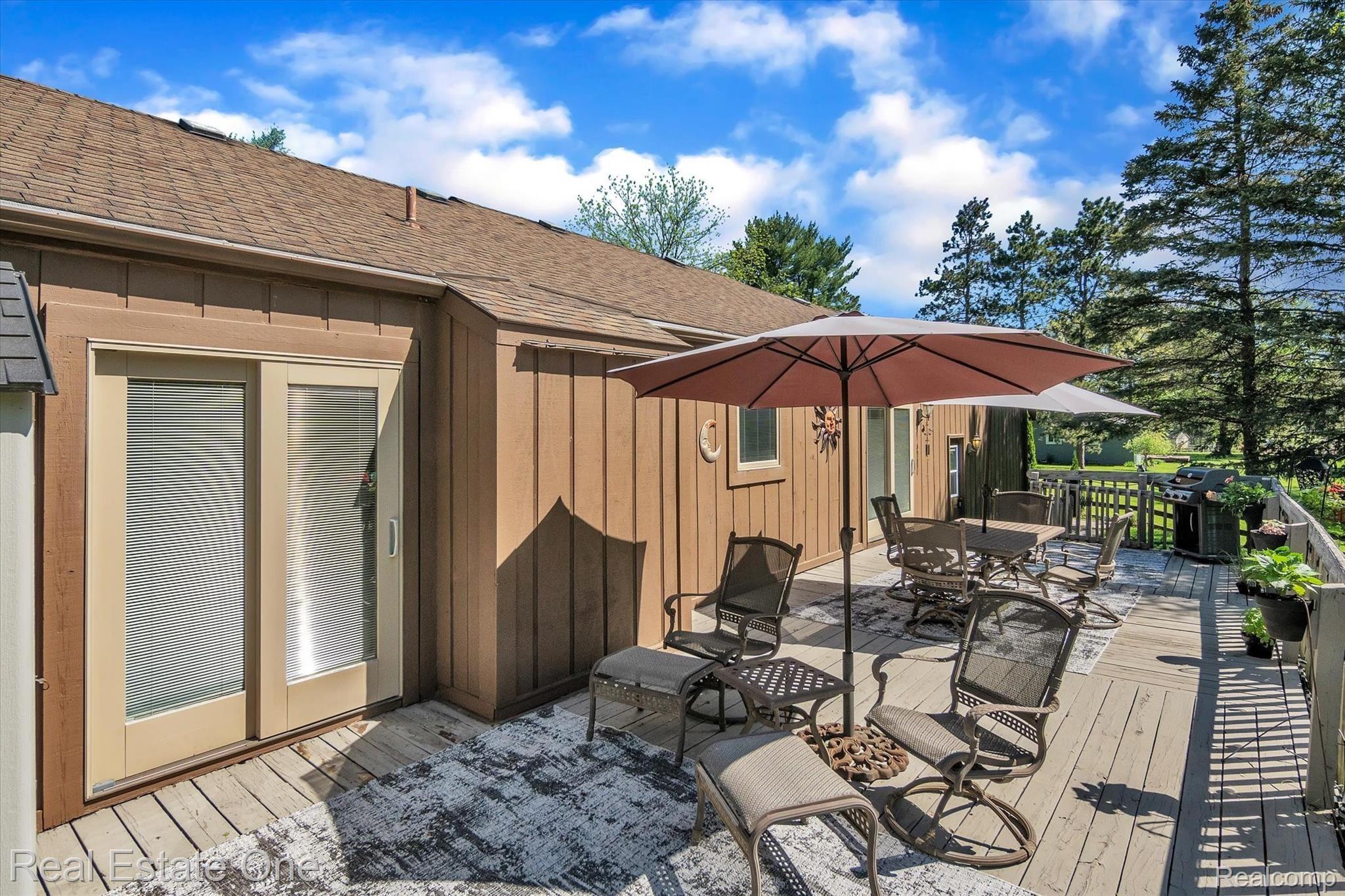 8816 Hilton Road Brighton, MI 48114 - Photo 9 of 45 Outdoor Space