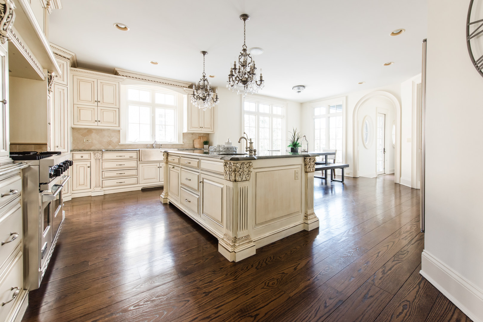 345 Forest Road Hinsdale, IL 60521 - Photo 9 of 38
