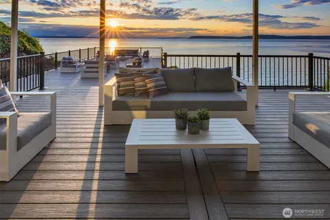 $3,942,500 | 8001 Talbot Road, Edmonds, WA 98026