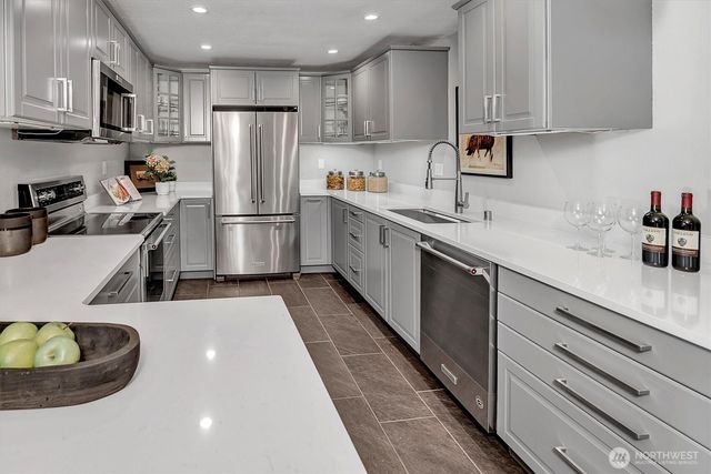 $3,942,500 | 8001 Talbot Road, Edmonds, WA 98026