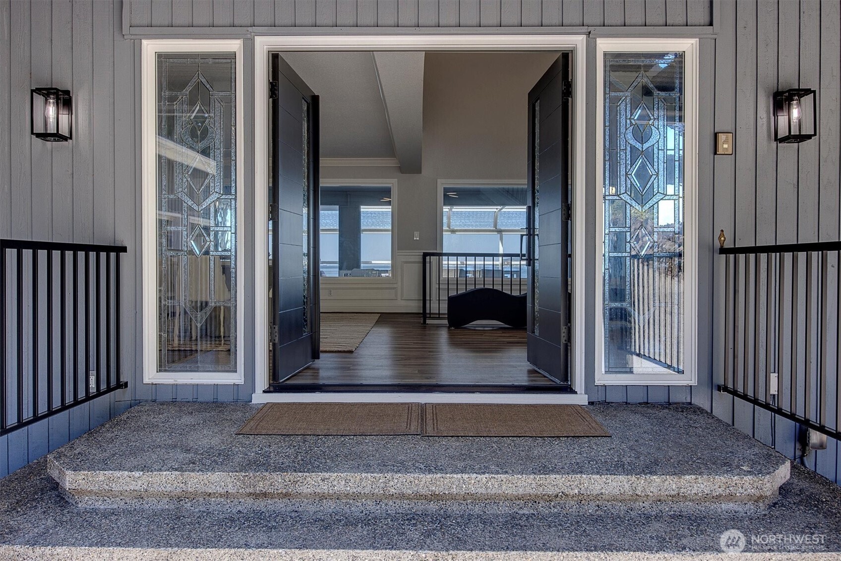 8001 Talbot Road Edmonds, WA 98026 - Photo 3 of 40