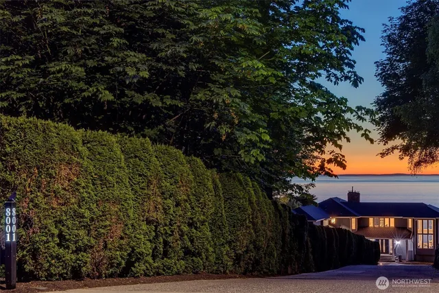 $3,942,500 | 8001 Talbot Road, Edmonds, WA 98026