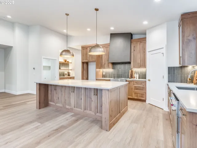 $749,900 | 11006 Northeast 54th Avenue, Vancouver, WA 98686