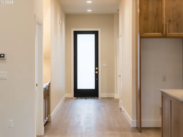 $749,900 | 11006 Northeast 54th Avenue, Vancouver, WA 98686