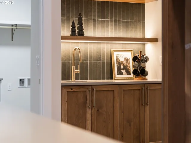 $749,900 | 11006 Northeast 54th Avenue, Vancouver, WA 98686