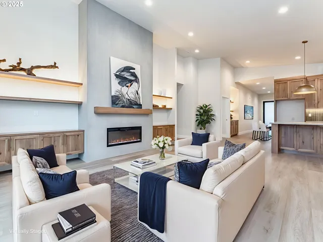 $749,900 | 11006 Northeast 54th Avenue, Vancouver, WA 98686