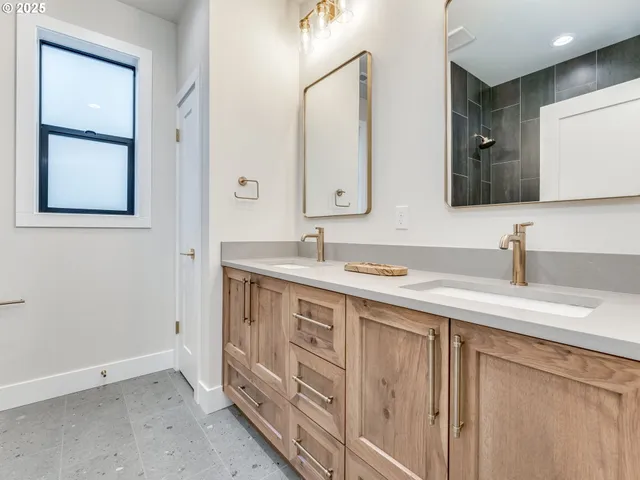 $749,900 | 11006 Northeast 54th Avenue, Vancouver, WA 98686