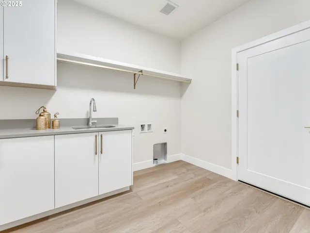 $749,900 | 11006 Northeast 54th Avenue, Vancouver, WA 98686