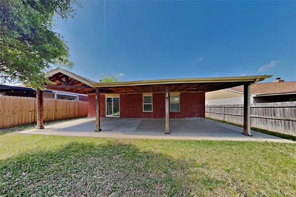 $2,000 | 521 Hollyberry Drive, Mansfield, TX 76063