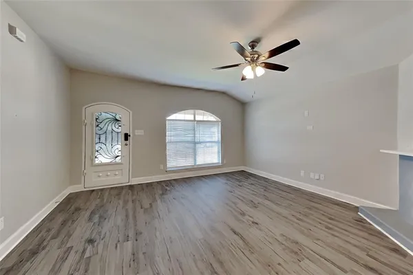 $2,000 | 521 Hollyberry Drive, Mansfield, TX 76063