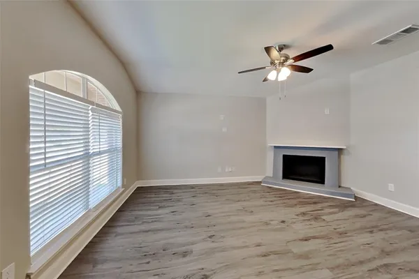 $2,000 | 521 Hollyberry Drive, Mansfield, TX 76063