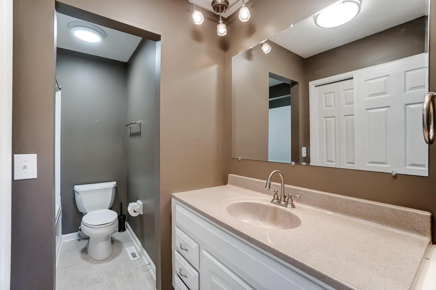 986 Hickory Road Heath, OH 43056 - Photo 13 of 32