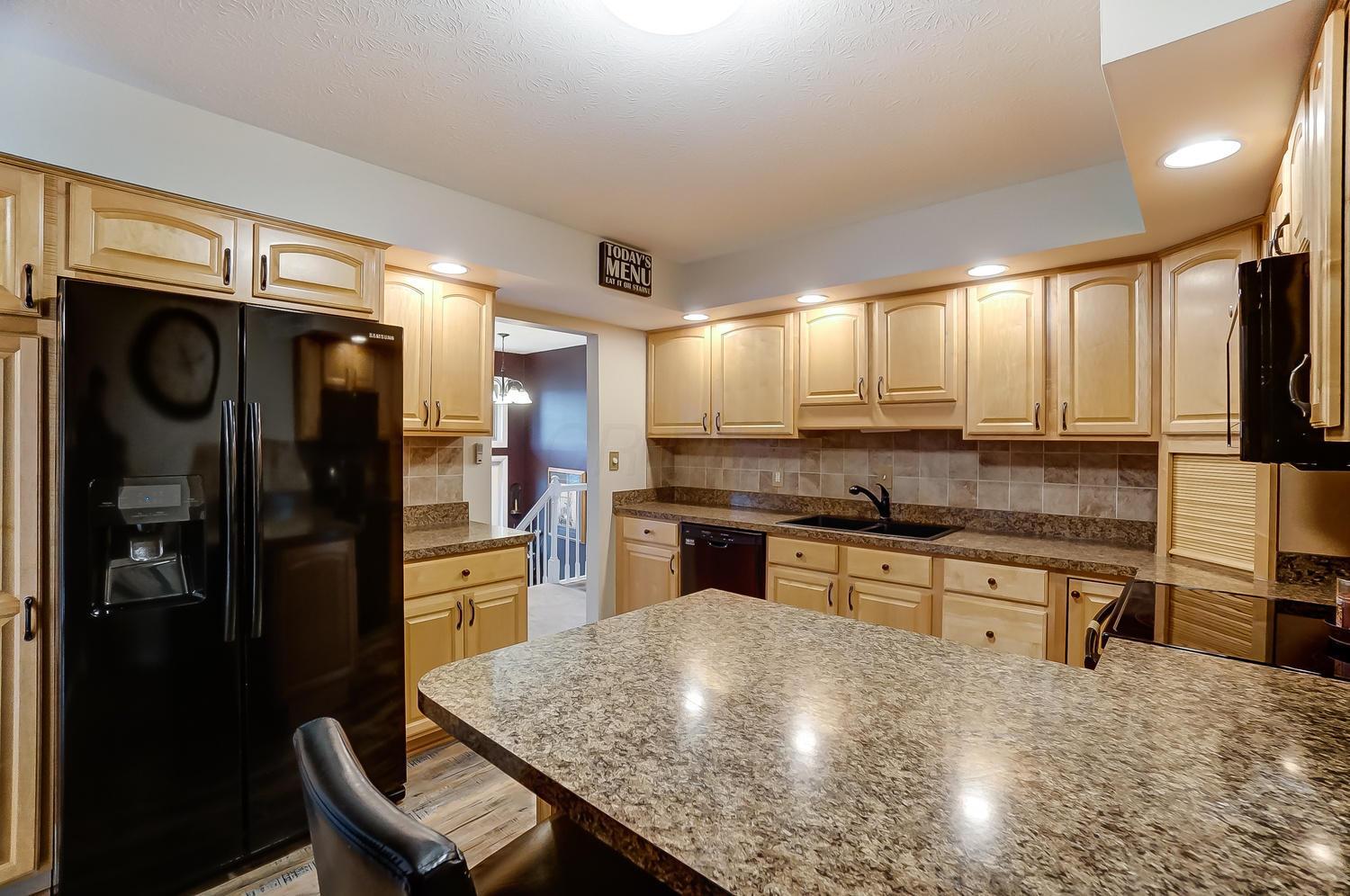 986 Hickory Road Heath, OH 43056 - Photo 4 of 32