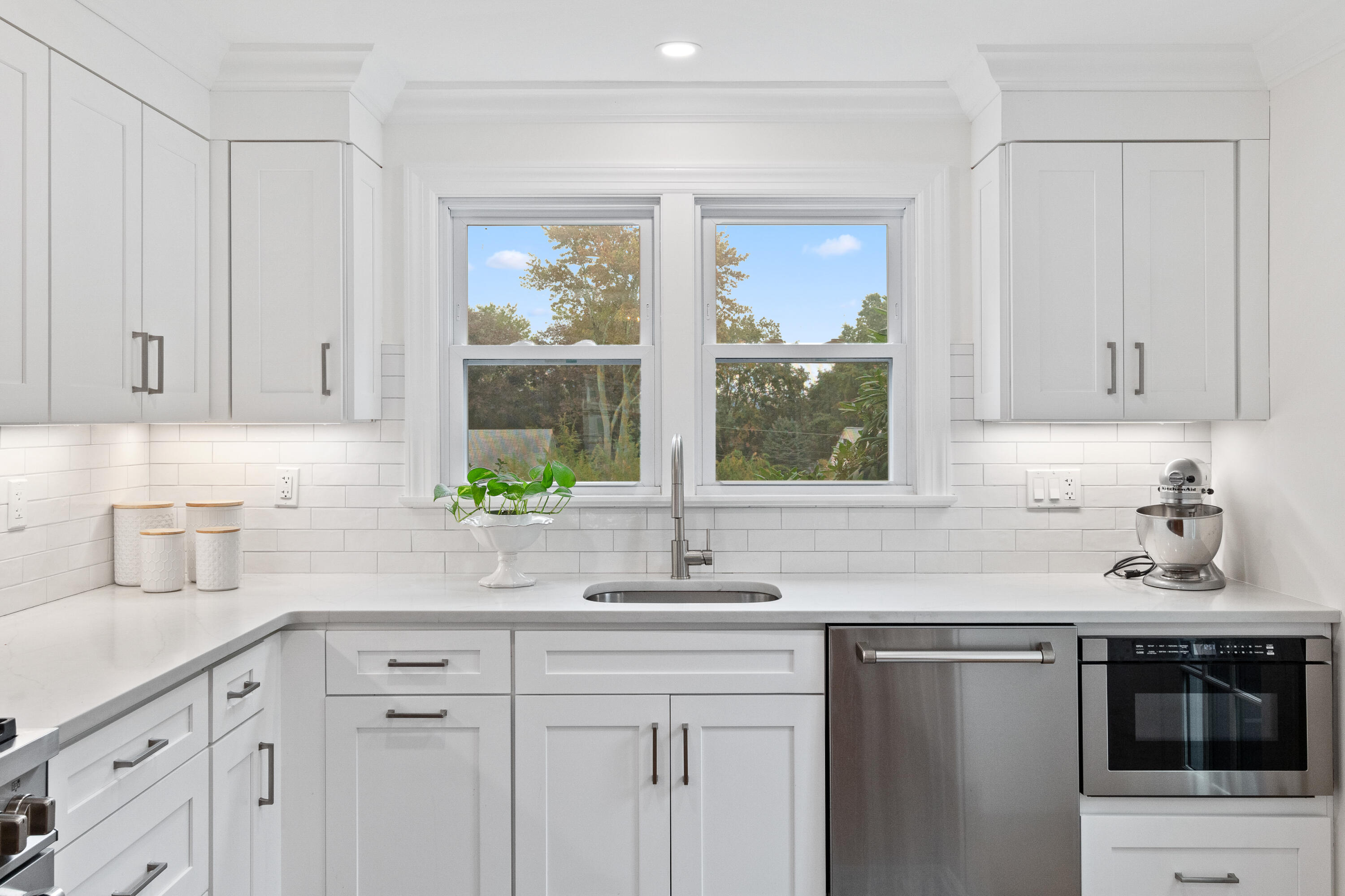 51 Field Crest Road New Canaan, CT 06840 - Photo 7 of 20 51 Field Crest Rd, New Canaan, CT 06840-