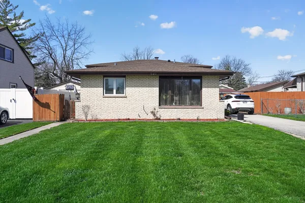 $365,000 | 540 North Michigan Avenue, Villa Park, IL 60181