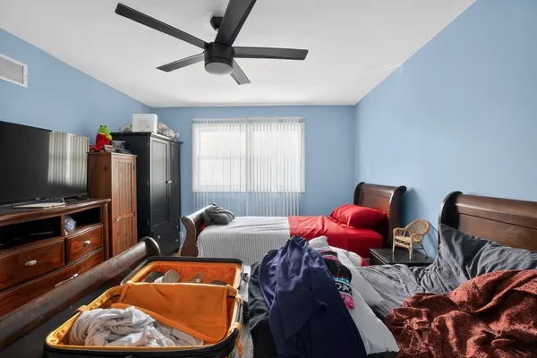 $365,000 | 540 North Michigan Avenue, Villa Park, IL 60181
