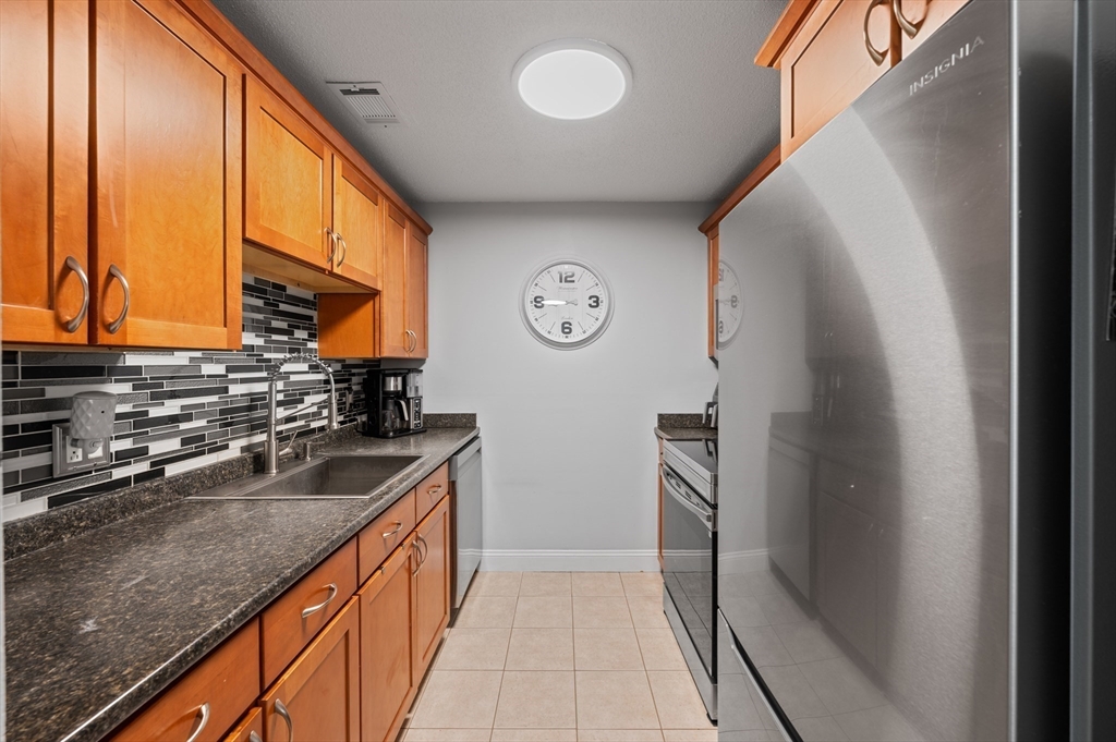 2602 Franklin Crossing Road, Unit 2602 Franklin, MA 02038 - Photo 8 of 28 Gallery Image 8