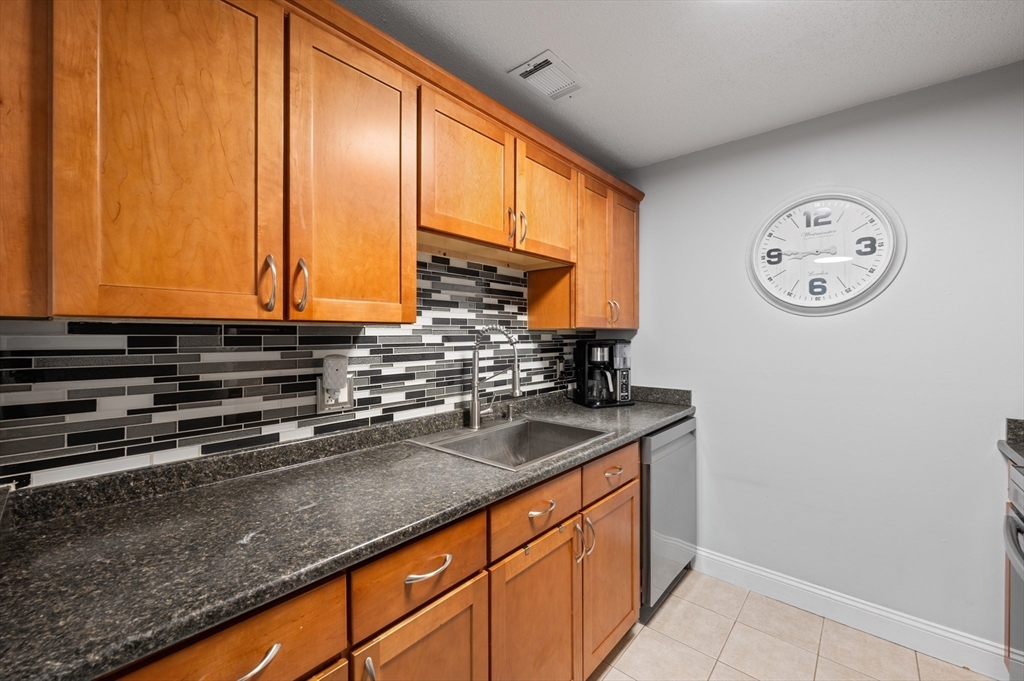 2602 Franklin Crossing Road, Unit 2602 Franklin, MA 02038 - Photo 9 of 28 Gallery Image 9