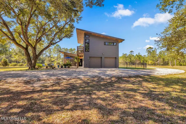 $650,000 | 5084 Firetower Road, Kiln, MS 39556