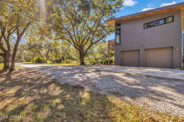 $650,000 | 5084 Firetower Road, Kiln, MS 39556