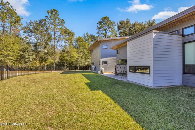$650,000 | 5084 Firetower Road, Kiln, MS 39556