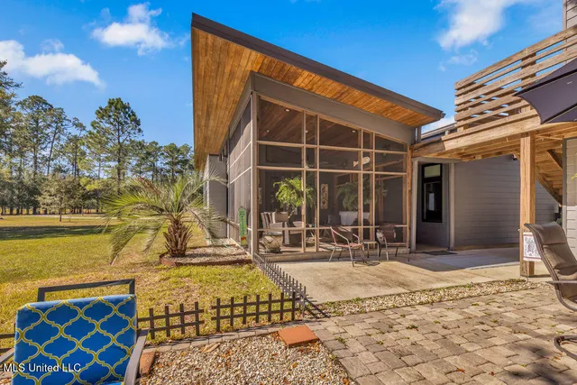 $650,000 | 5084 Firetower Road, Kiln, MS 39556