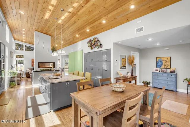 $650,000 | 5084 Firetower Road, Kiln, MS 39556