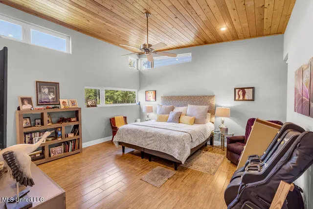 $650,000 | 5084 Firetower Road, Kiln, MS 39556