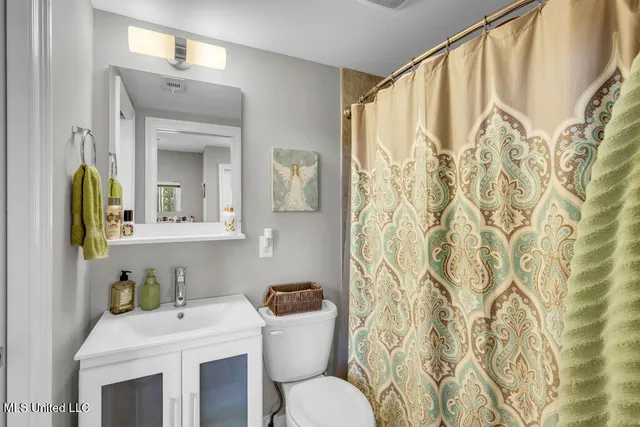 $650,000 | 5084 Firetower Road, Kiln, MS 39556