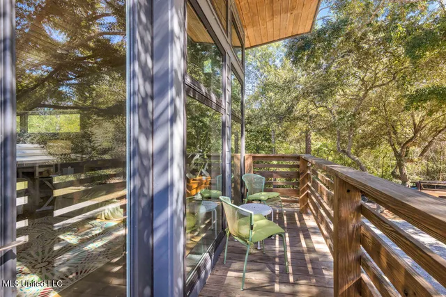 $650,000 | 5084 Firetower Road, Kiln, MS 39556