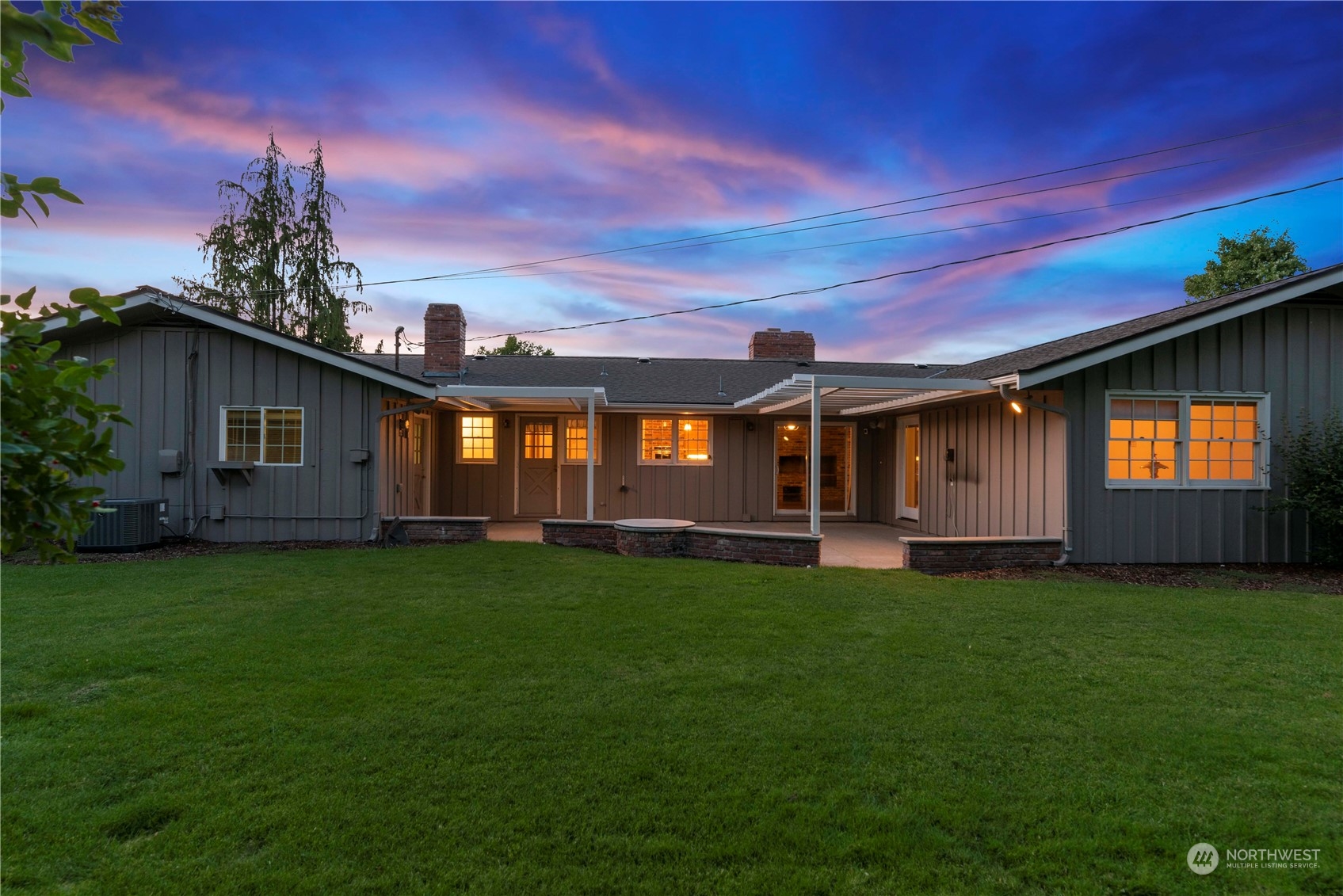1405 First Street Wenatchee, WA 98801 - Photo 35 of 40 a view of a house with backyard and garden
