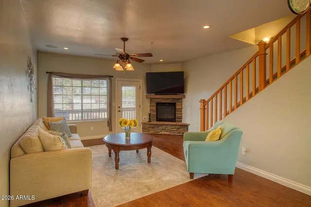 a picture of a hallway