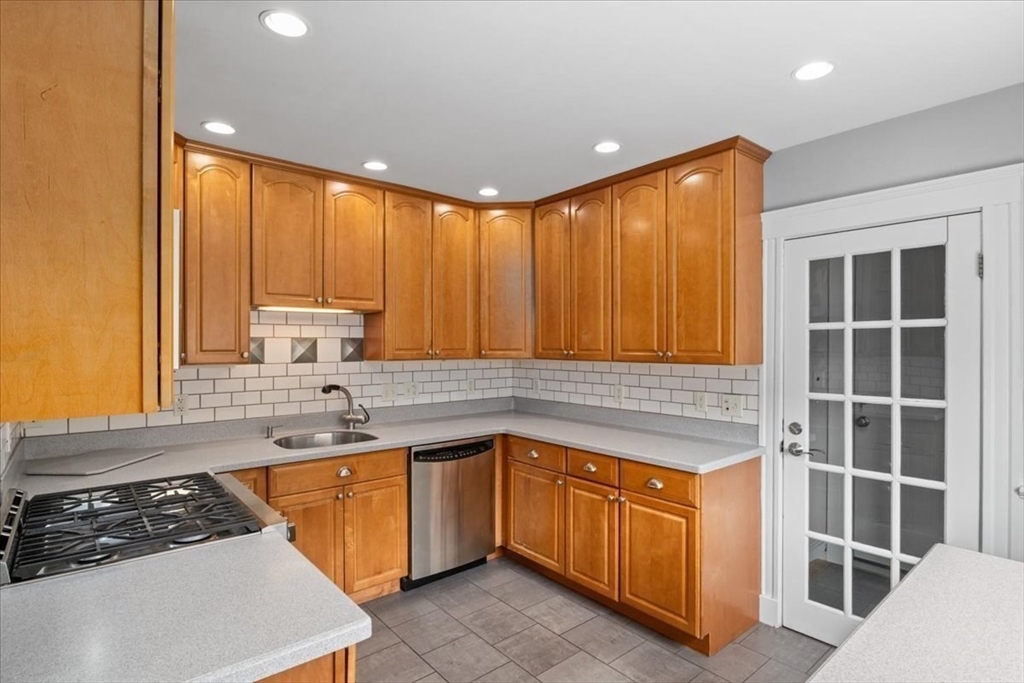 64 Bradford Road Watertown, MA 02472 - Photo 30 of 42 Gallery Image 30