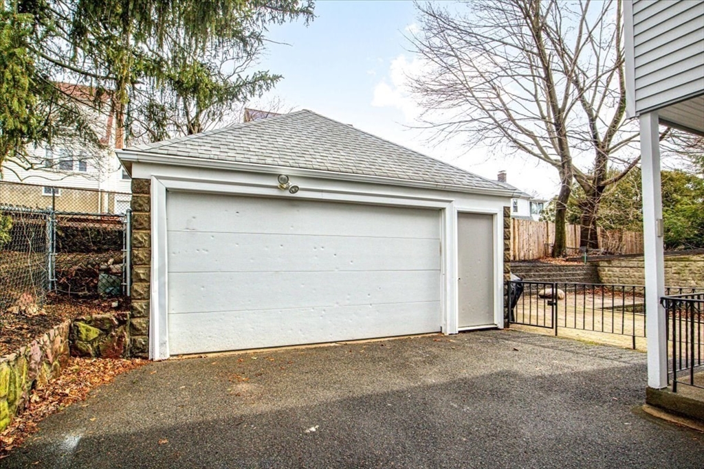 64 Bradford Road Watertown, MA 02472 - Photo 4 of 42 Gallery Image 4