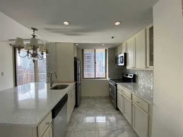 $4,900 | 1 2nd Street, Unit 1301, Jersey City, NJ 07302