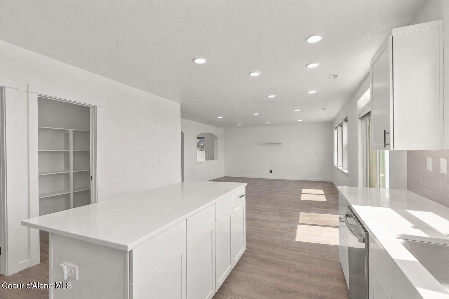 11781 North Banford Lane Rathdrum, ID 83858 - Photo 7 of 21 Stock Kitchen