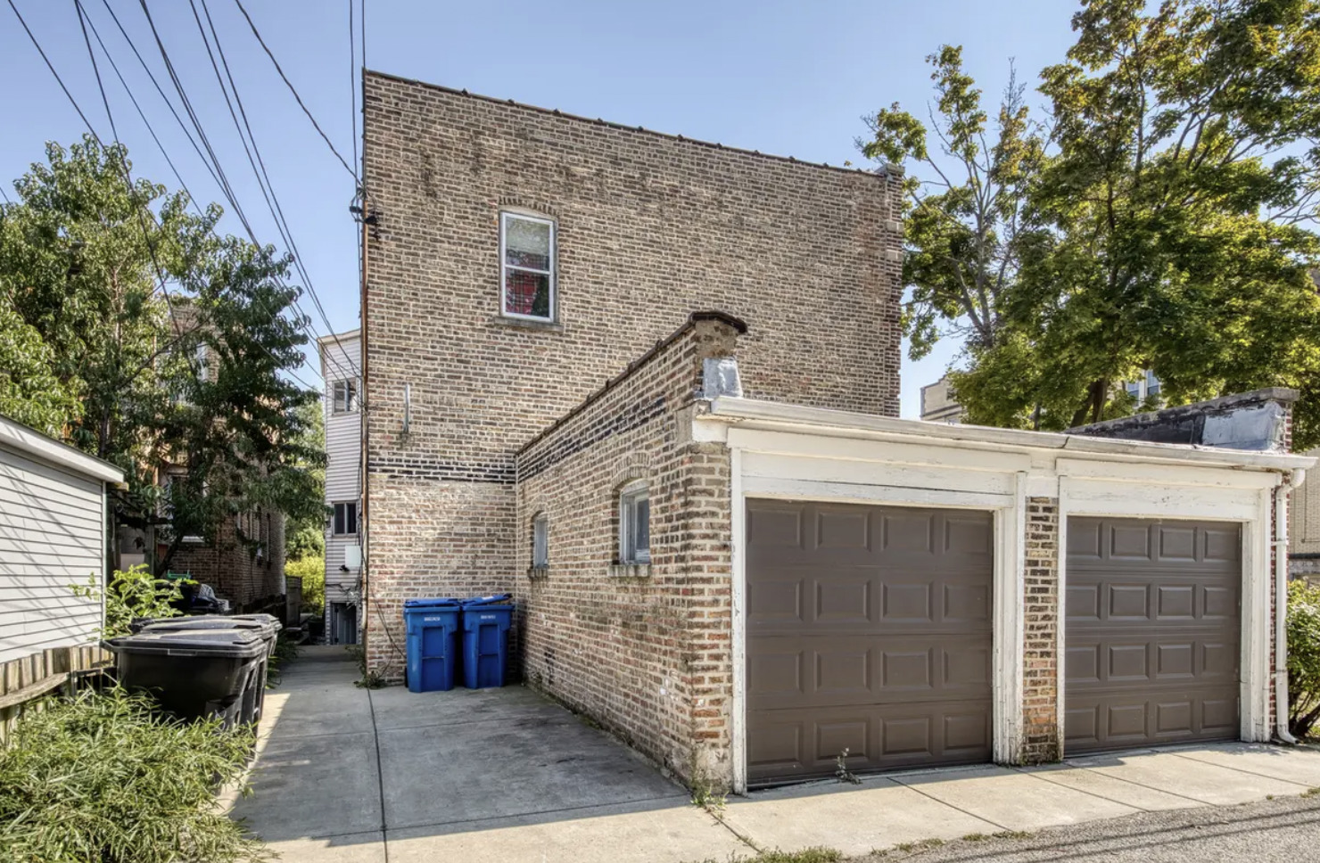 2700 West Albion Avenue, Unit 2 Chicago, IL 60645 - Photo 7 of 8 a view of a house with backyard