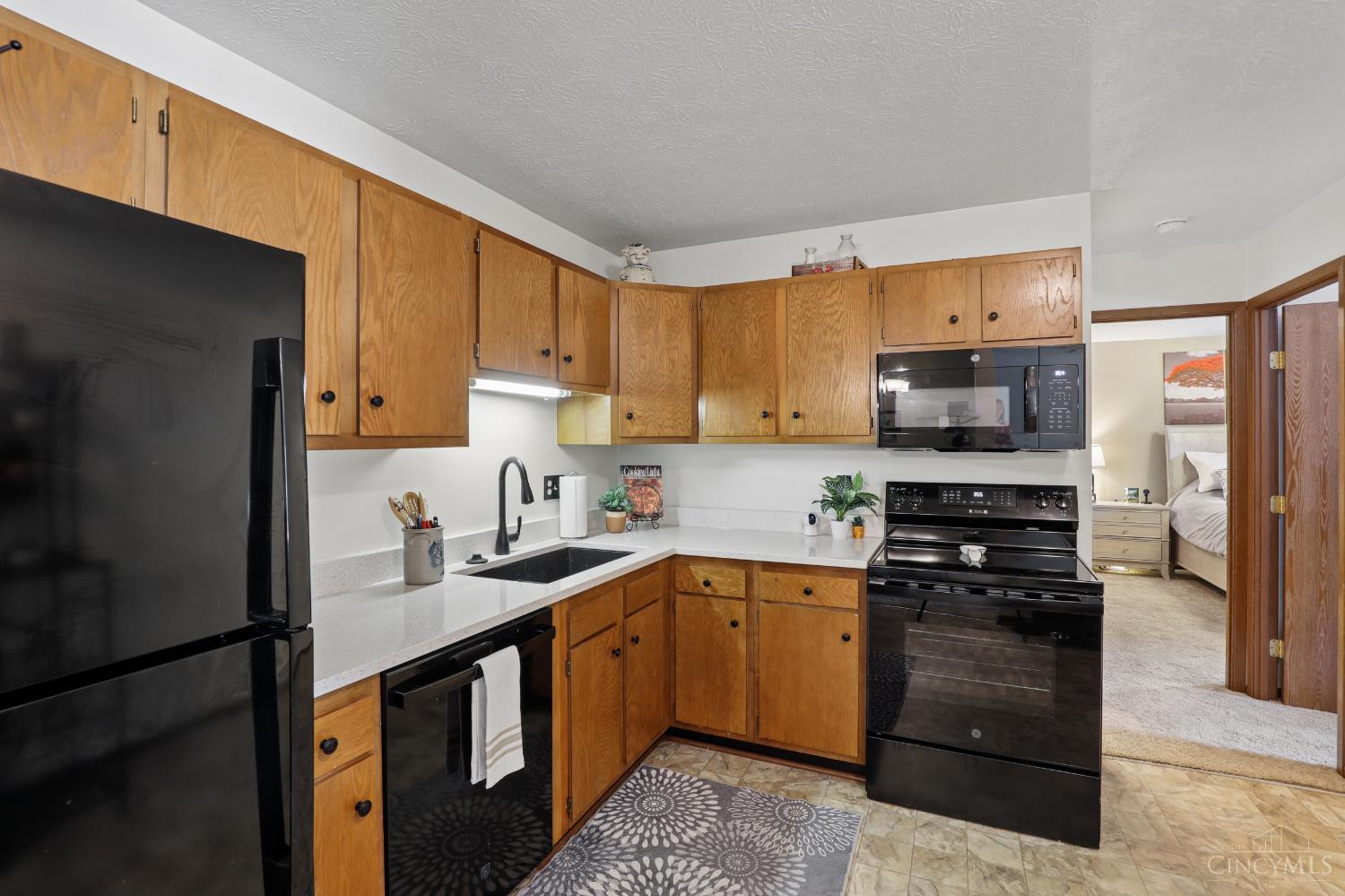 539 Davis Road, Unit 8 Cincinnati, OH 45255 - Photo 15 of 29