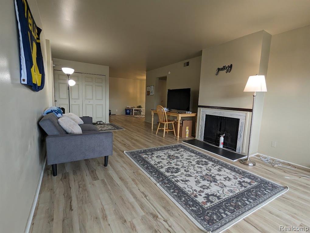 1315 South Maple Road, Unit 305 Ann Arbor, MI 48103 - Photo 10 of 14