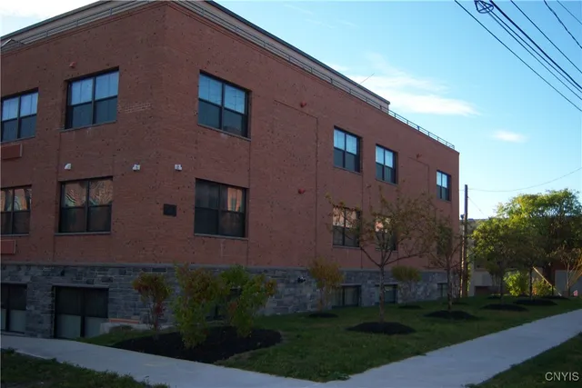 $1,550 | 721 North Clinton & Spencer Street, Unit 210, Syracuse, NY 13204